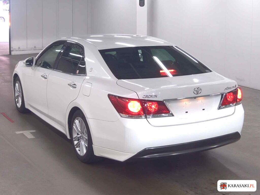 Toyota Crown 2015 z aukcji japońskiej