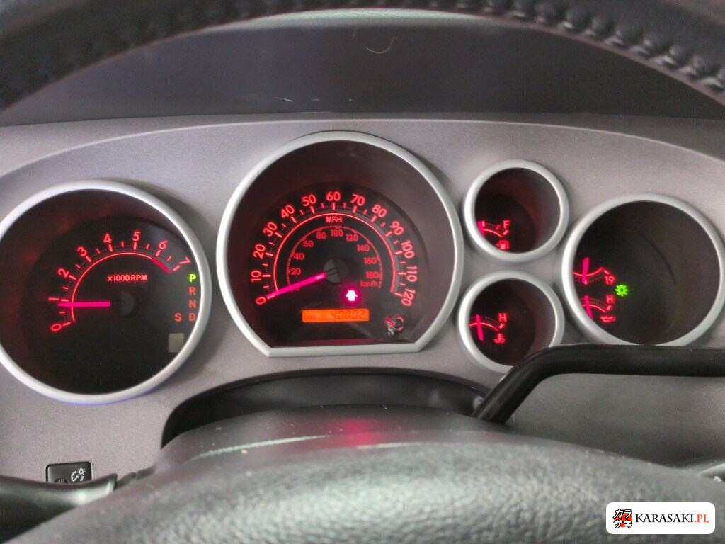 America Toyota Tundra 2012 z aukcji japońskiej