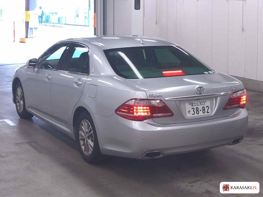 Toyota Crown 2010 z aukcji japońskiej