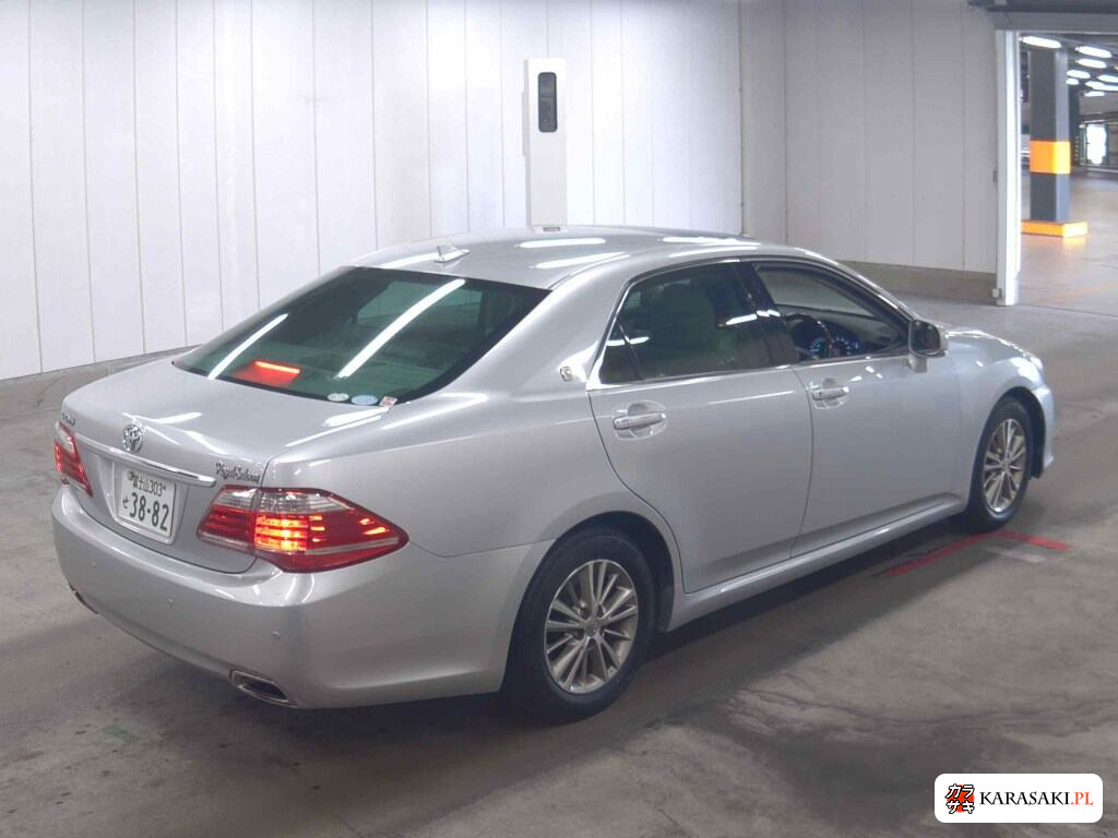 Toyota Crown 2010 z aukcji japońskiej