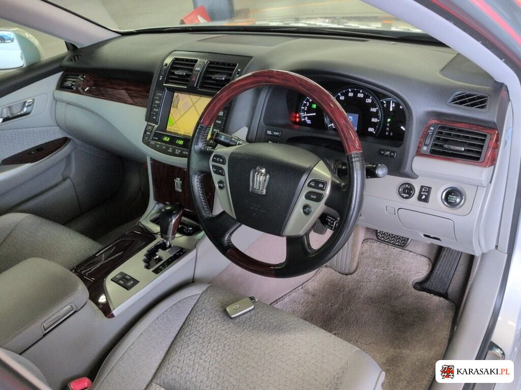 Toyota Crown 2010 z aukcji japońskiej