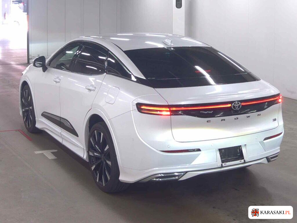 Toyota Crown Crossover 2023 z aukcji japońskiej