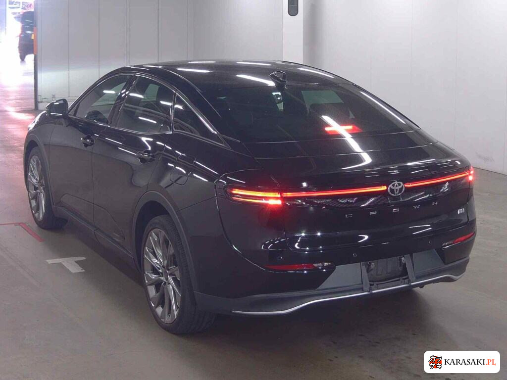 Toyota Crown Crossover 2023 z aukcji japońskiej