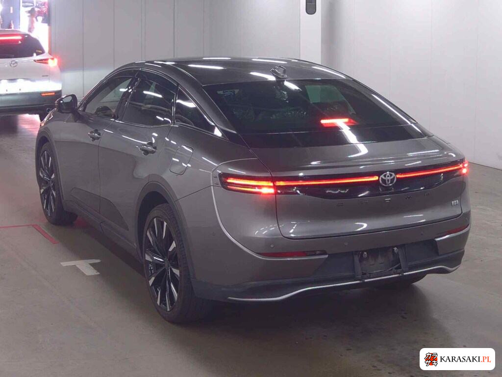 Toyota Crown Crossover 2023 z aukcji japońskiej