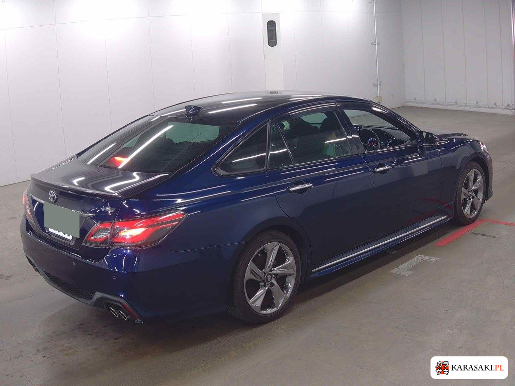 Toyota Crown 2018 z aukcji japońskiej