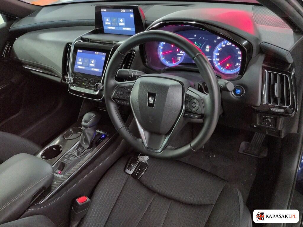 Toyota Crown 2018 z aukcji japońskiej