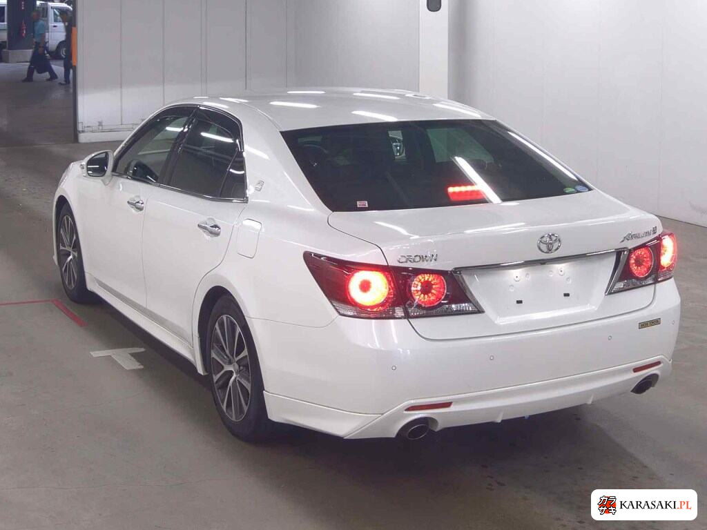 Toyota Crown 2016 z aukcji japońskiej
