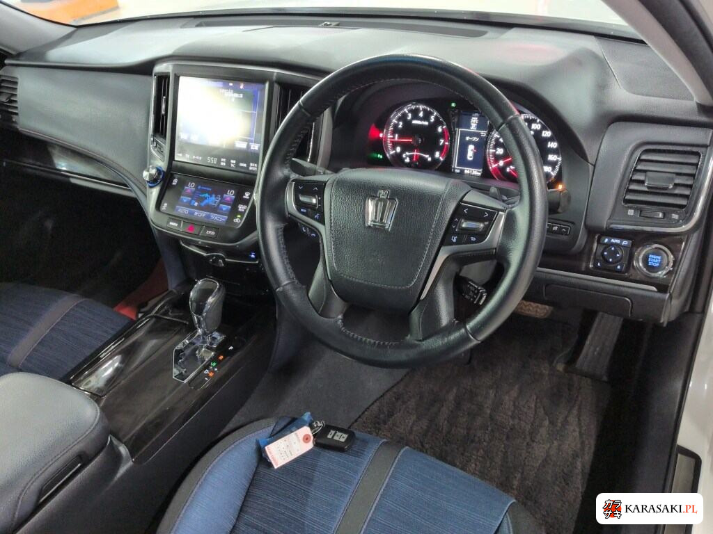 Toyota Crown 2016 z aukcji japońskiej