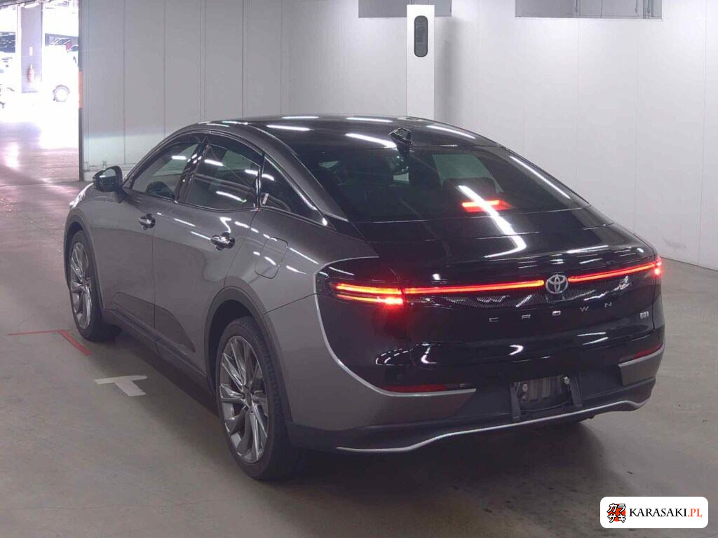 Toyota Crown Crossover 2023 z aukcji japońskiej