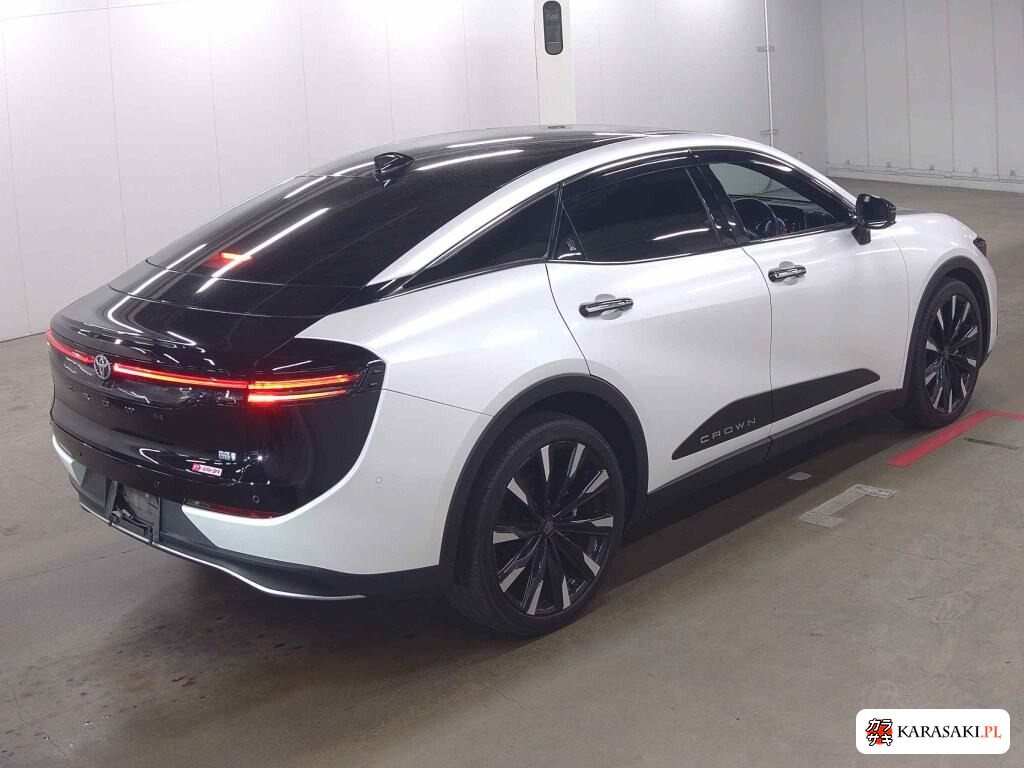 Toyota Crown Crossover 2023 z aukcji japońskiej