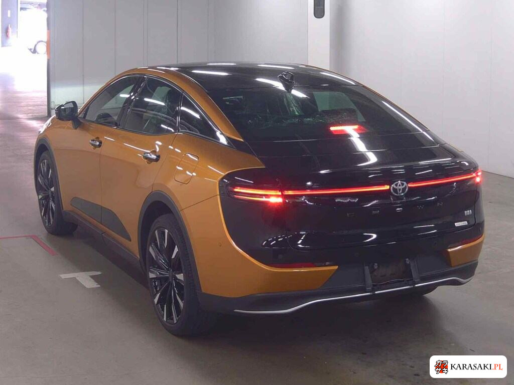 Toyota Crown Crossover 2023 z aukcji japońskiej