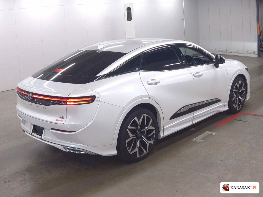 Toyota Crown Crossover 2023 z aukcji japońskiej