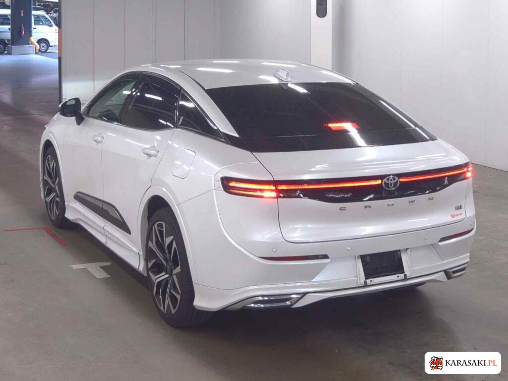Toyota Crown Crossover 2023 z aukcji japońskiej