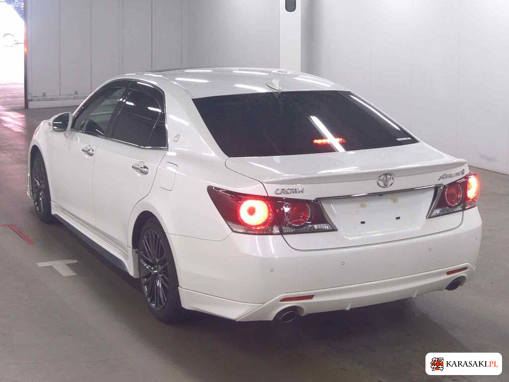 Toyota Crown 2015 z aukcji japońskiej