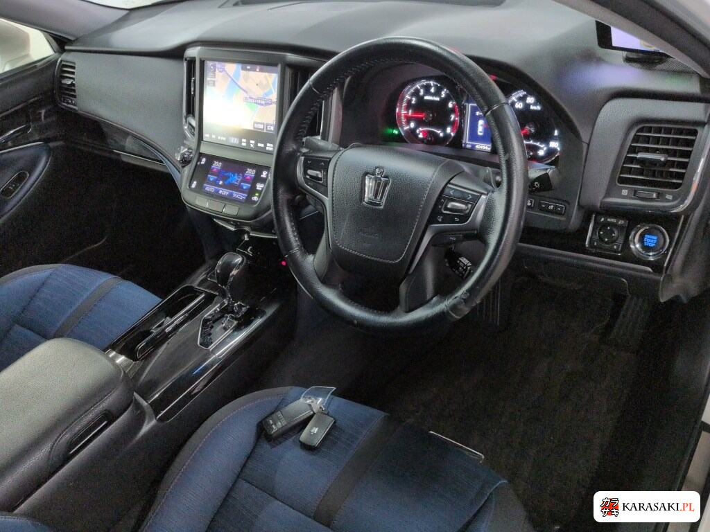 Toyota Crown 2015 z aukcji japońskiej