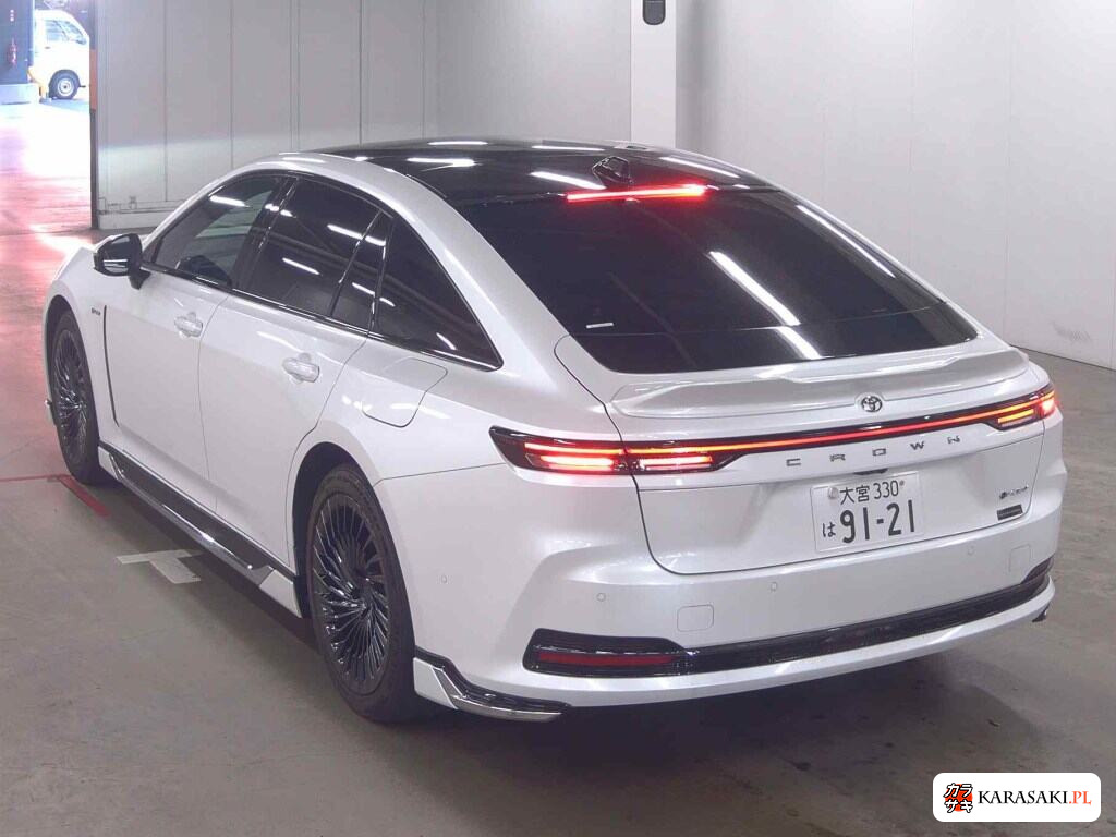 Toyota Crown 2024 z aukcji japońskiej