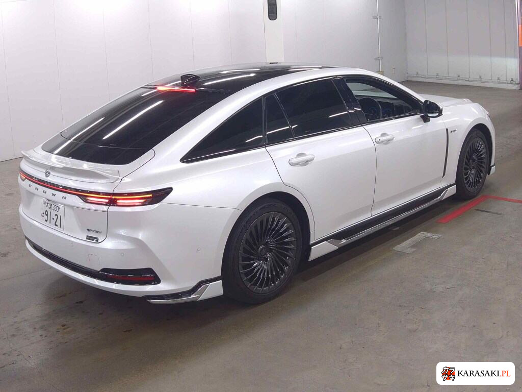 Toyota Crown 2024 z aukcji japońskiej