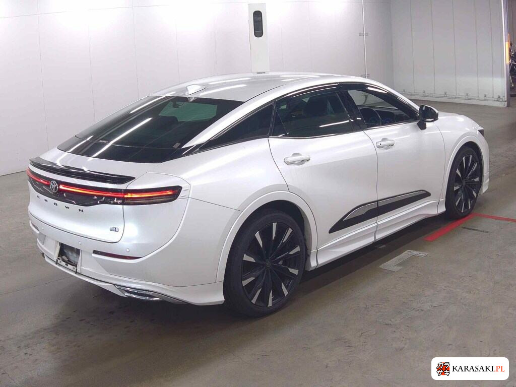 Toyota Crown Crossover 2023 z aukcji japońskiej