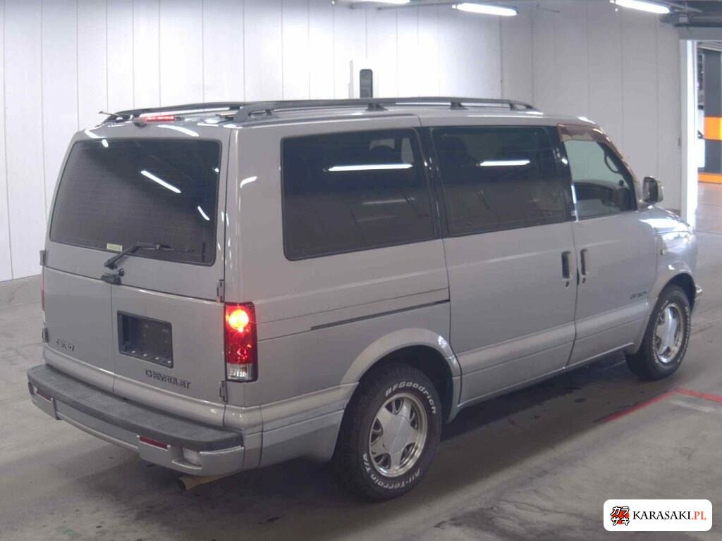 Chevrolet Astro 2000 z aukcji japońskiej