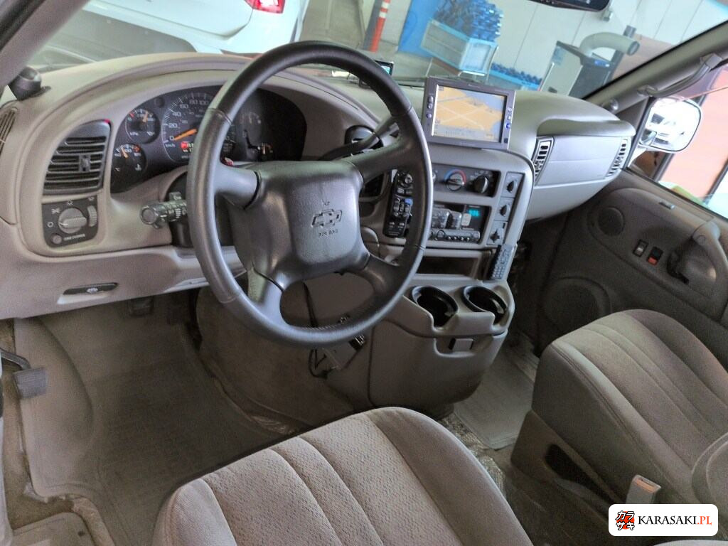 Chevrolet Astro 2000 z aukcji japońskiej