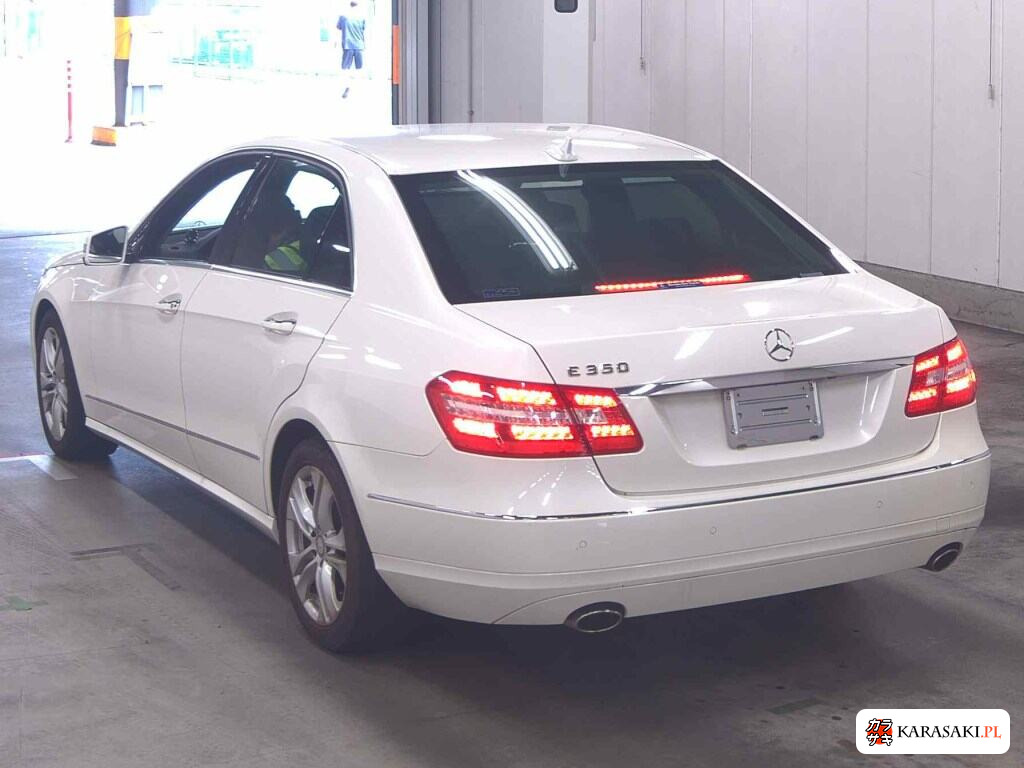 Mercedes-Benz E-Class 2011 z aukcji japońskiej
