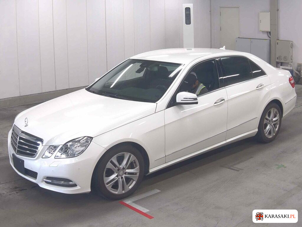Mercedes-Benz E-Class 2011 z aukcji japońskiej