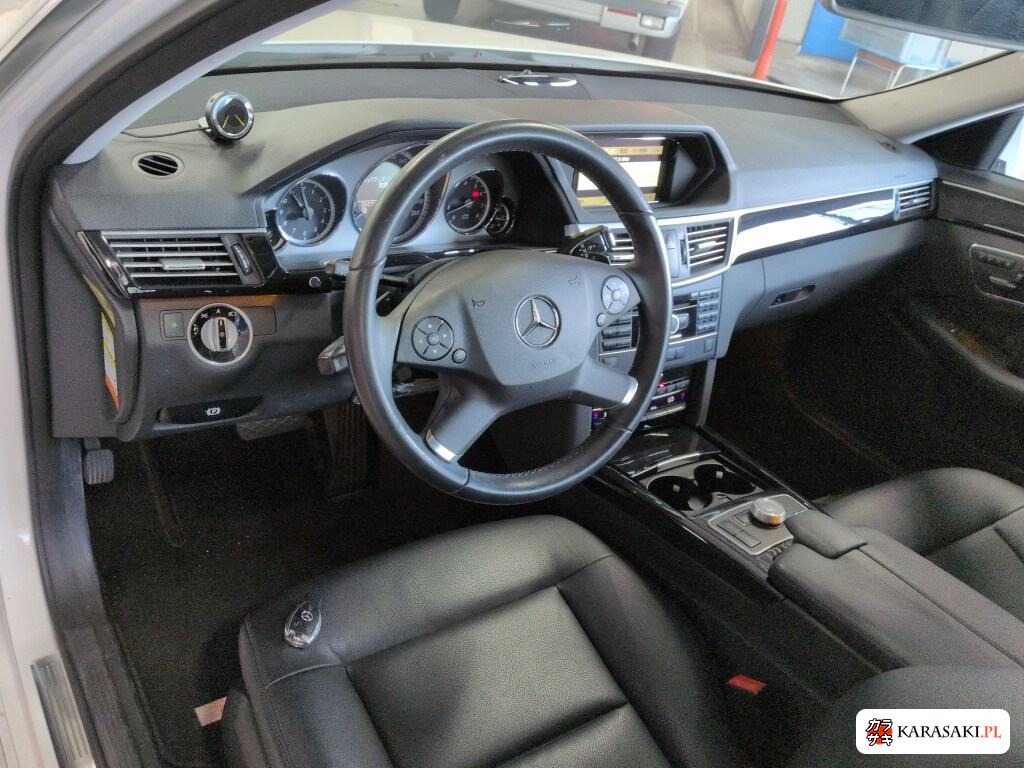 Mercedes-Benz E-Class 2011 z aukcji japońskiej
