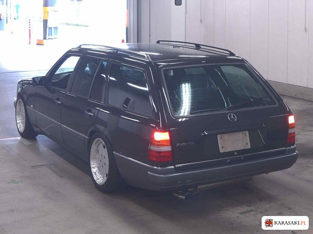 Mercedes-Benz Medium Class 1990 z aukcji japońskiej