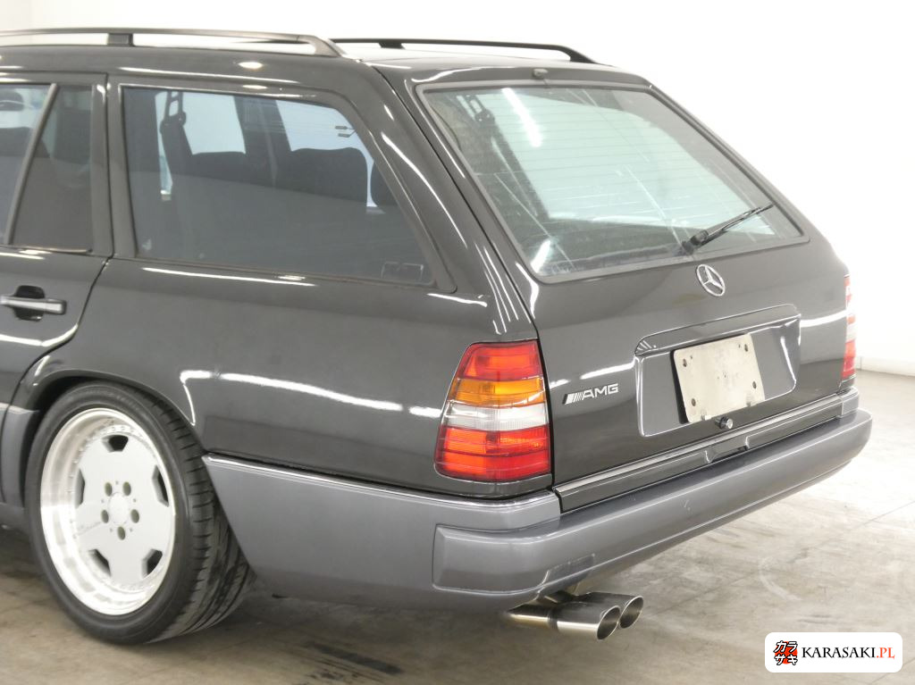Mercedes-Benz Medium Class 1990 z aukcji japońskiej