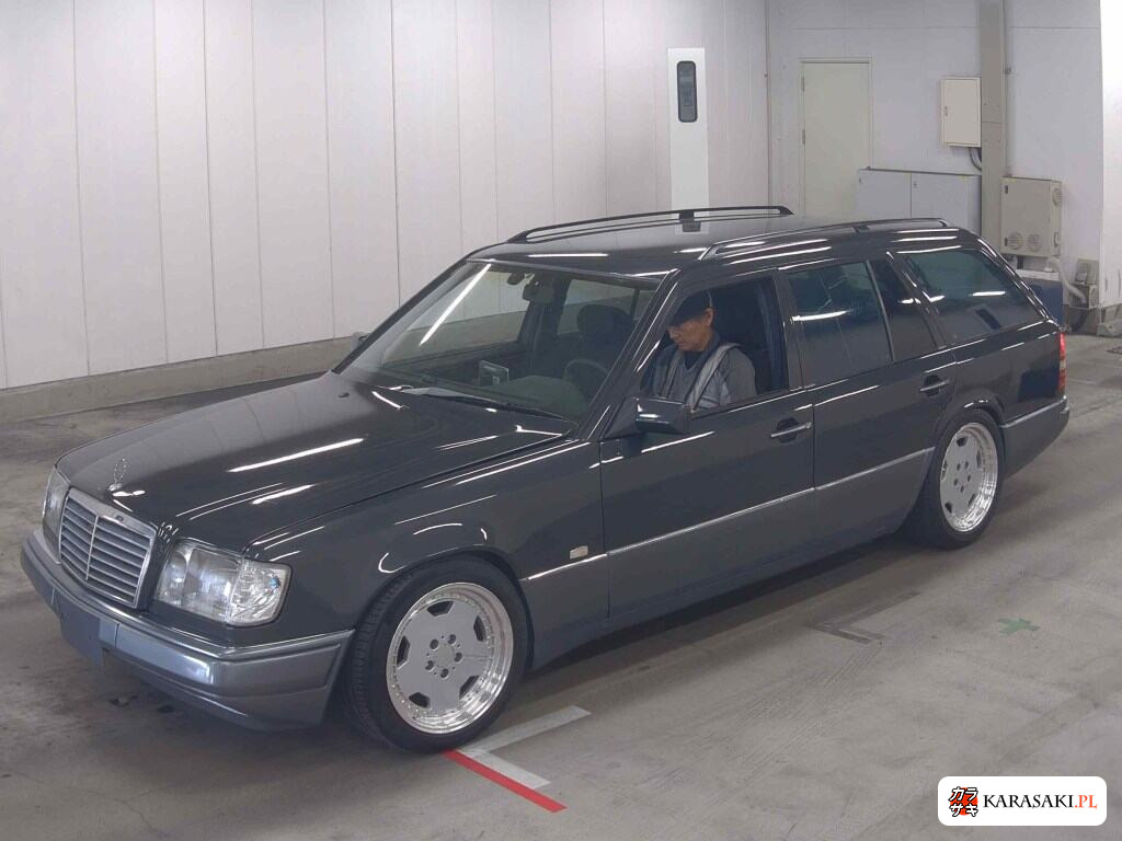 Mercedes-Benz Medium Class 1990 z aukcji japońskiej