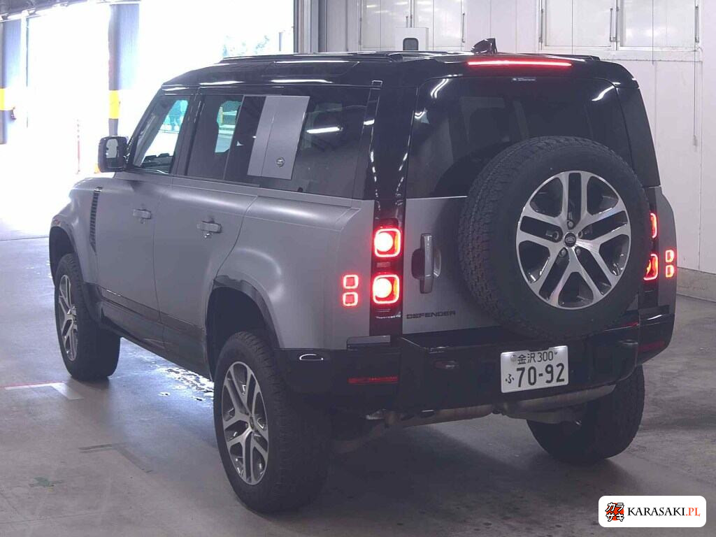 Land Rover Defender 2023 z aukcji japońskiej