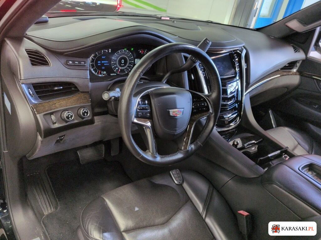 Cadillac Escalade 2016 z aukcji japońskiej