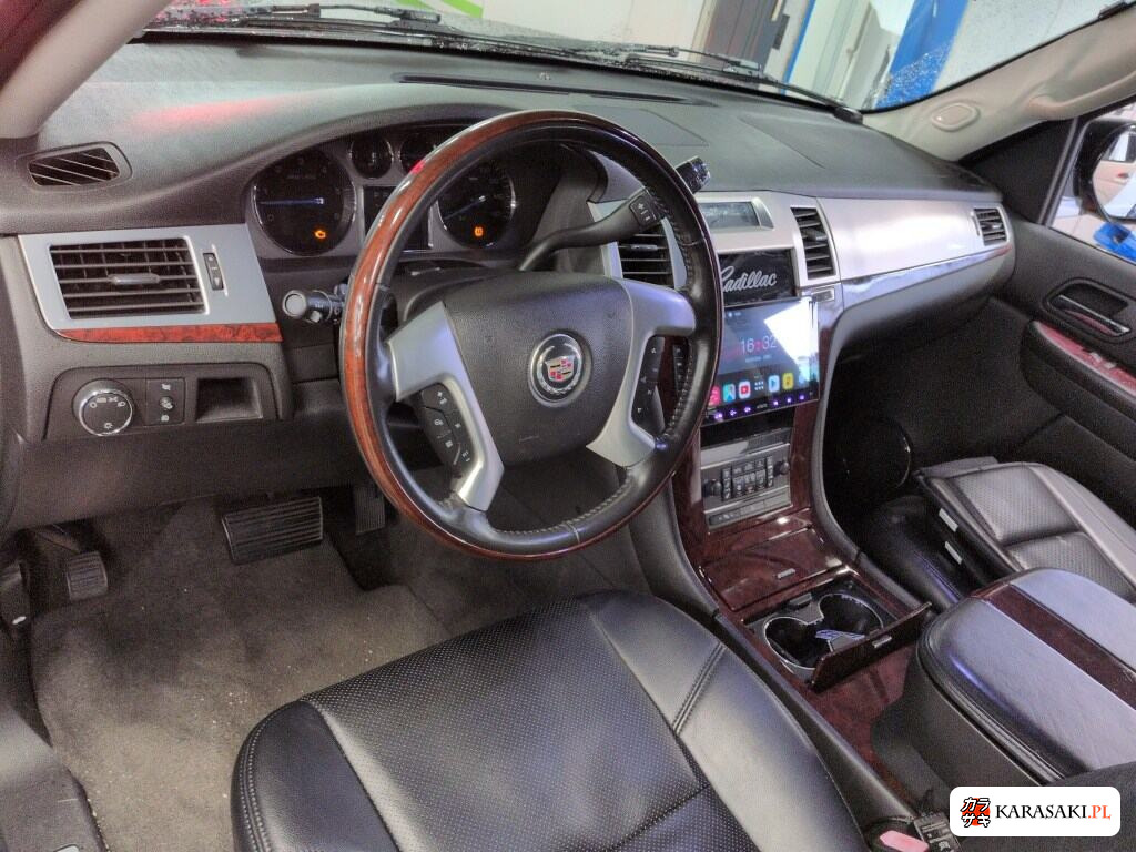Cadillac Escalade 2008 z aukcji japońskiej
