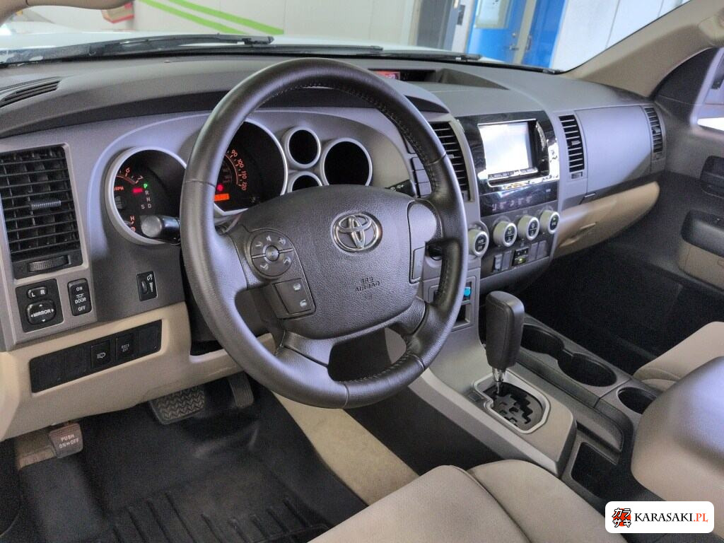 America Toyota Sequoia 2009 z aukcji japońskiej