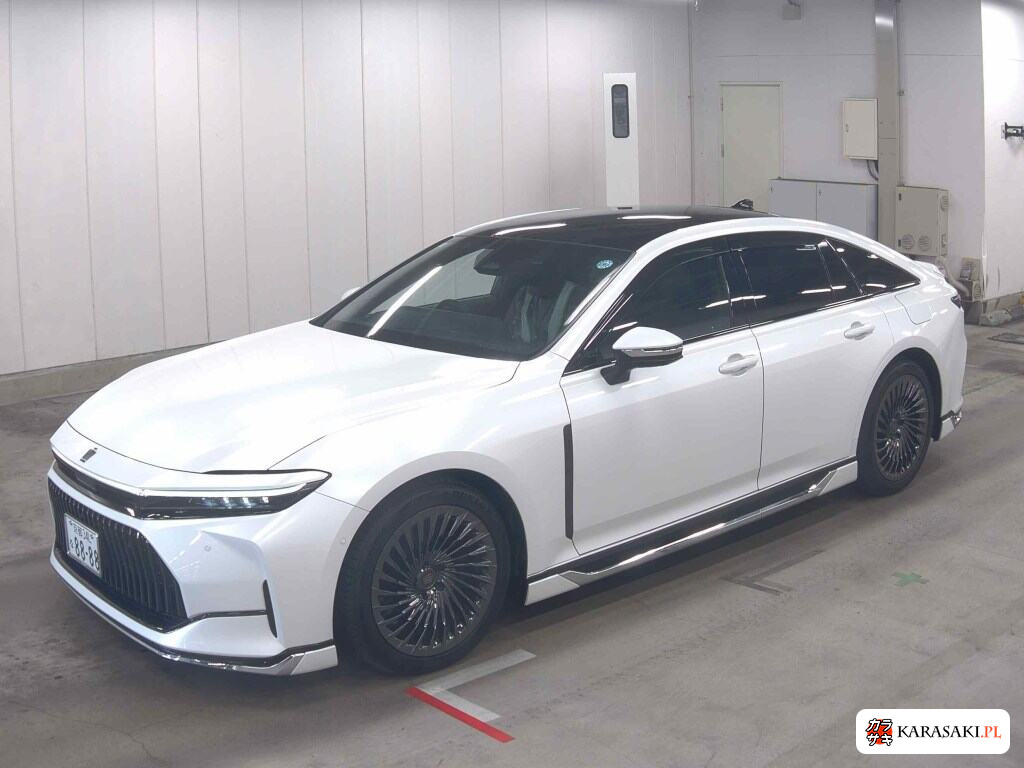 Toyota Crown 2025 z aukcji japońskiej
