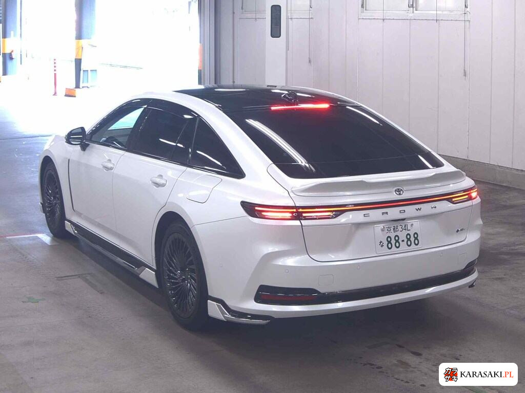 Toyota Crown 2025 z aukcji japońskiej