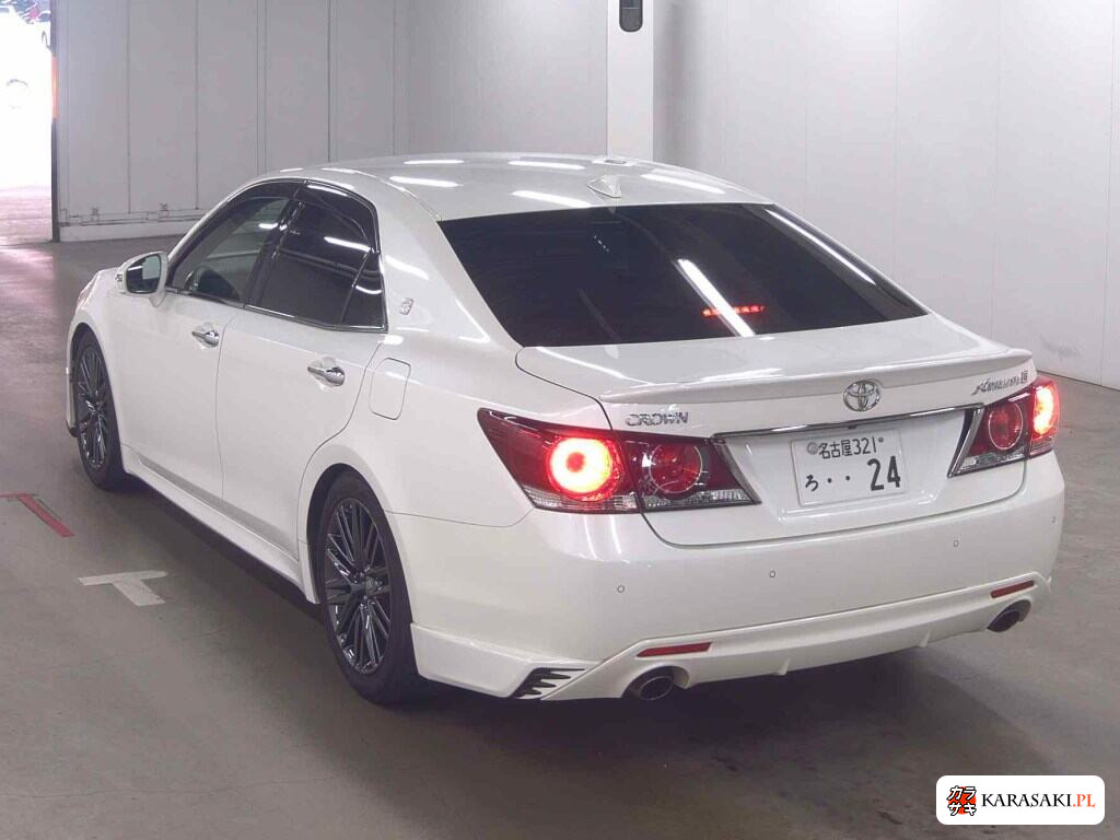 Toyota Crown 2015 z aukcji japońskiej