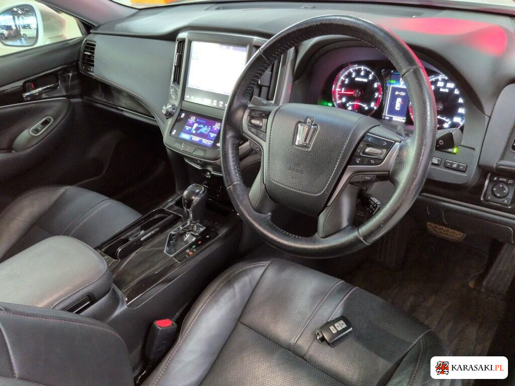 Toyota Crown 2015 z aukcji japońskiej