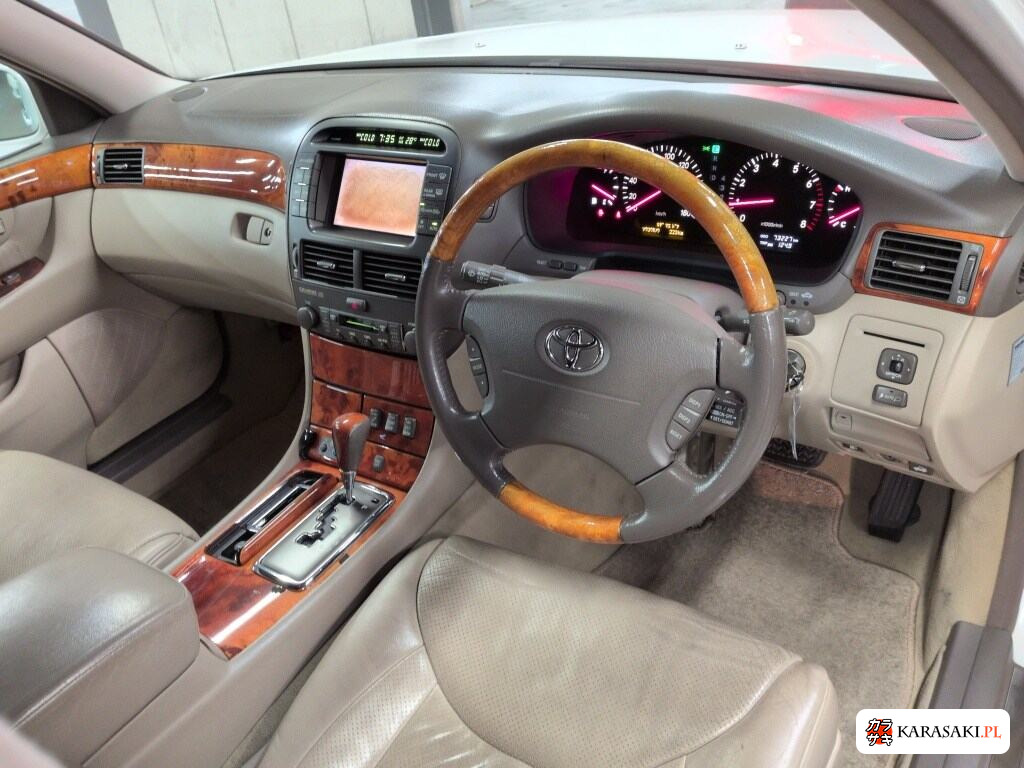 Toyota Celsior 2000 z aukcji japońskiej