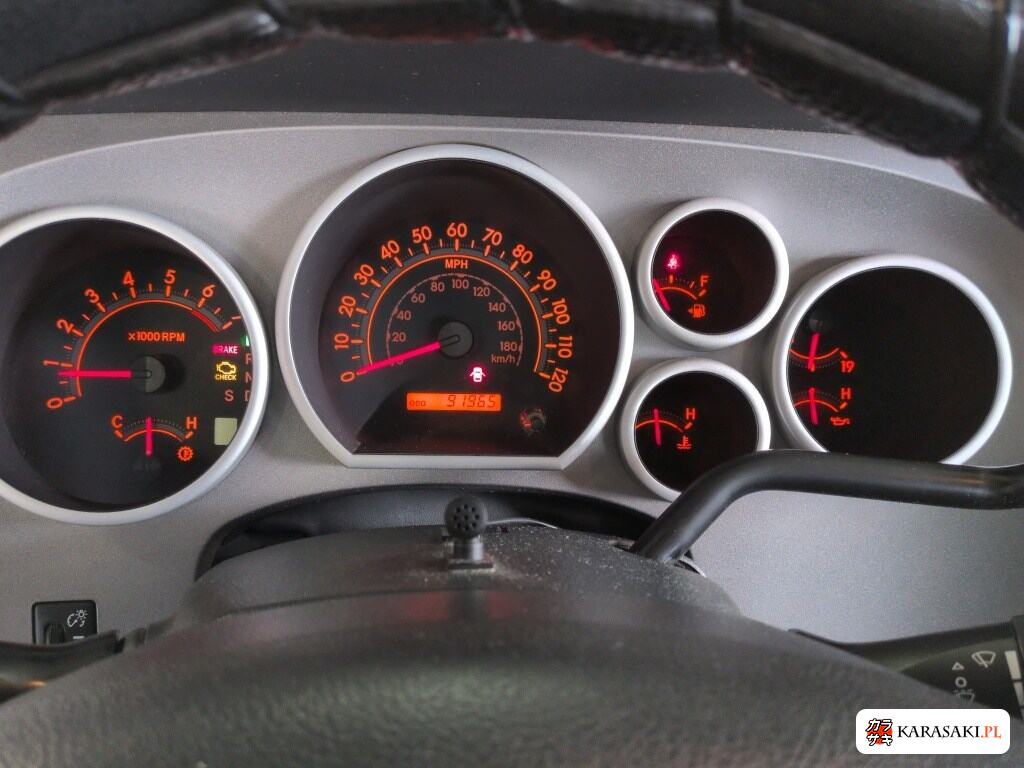 America Toyota Tundra 2012 z aukcji japońskiej