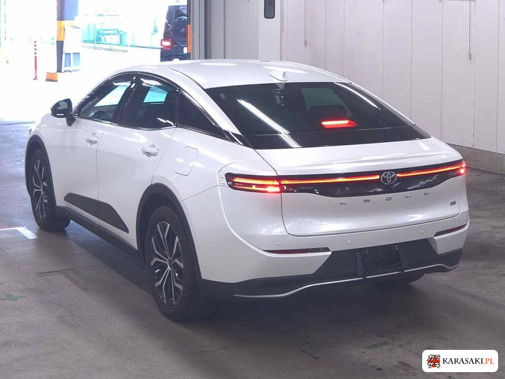 Toyota Crown Crossover 2023 z aukcji japońskiej