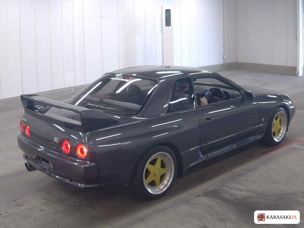 Nissan Skyline 1989 z aukcji japońskiej