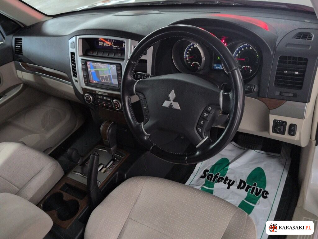 Mitsubishi Pajero 2006 z aukcji japońskiej