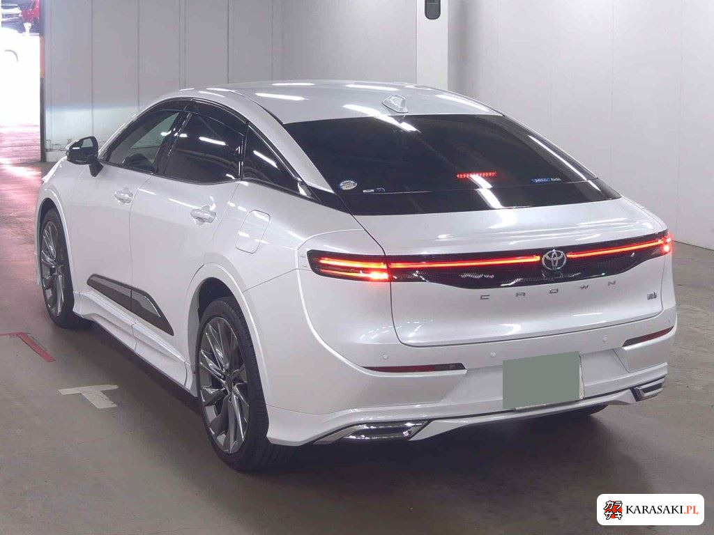 Toyota Crown Crossover 2023 z aukcji japońskiej