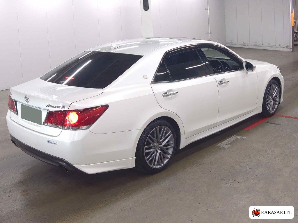Toyota Crown 2013 z aukcji japońskiej