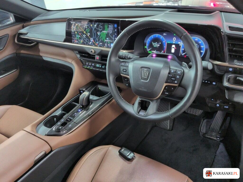Toyota Crown Estate 2025 z aukcji japońskiej