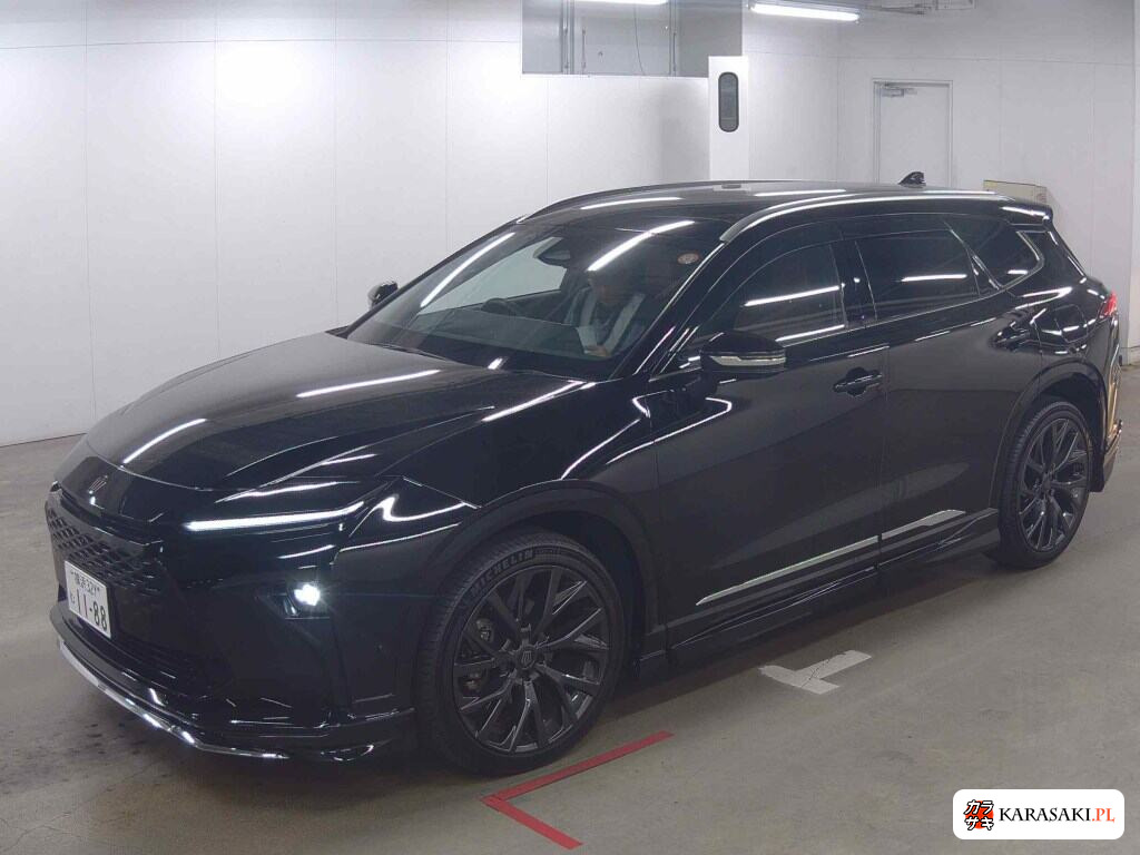 Toyota Crown Estate 2025 z aukcji japońskiej