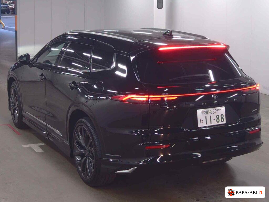 Toyota Crown Estate 2025 z aukcji japońskiej