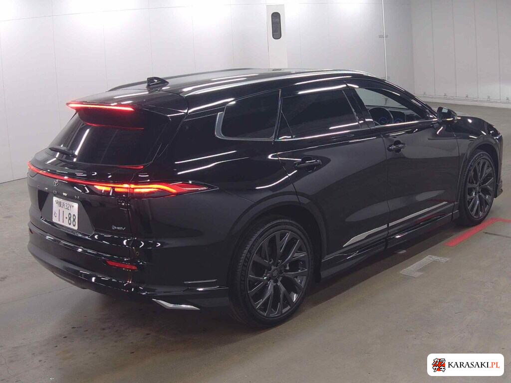 Toyota Crown Estate 2025 z aukcji japońskiej