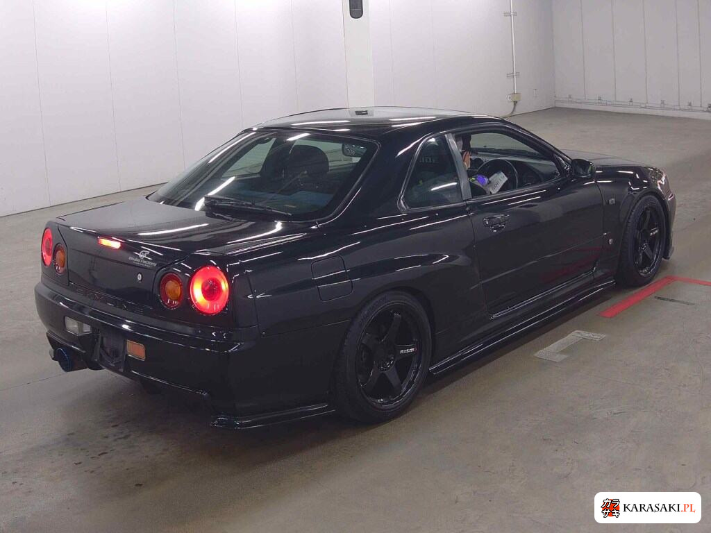 Nissan Skyline 2000 z aukcji japońskiej